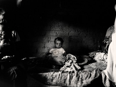 Ampelakolo (9 mois) insuffisance pondérale avec complications de santé #freelance #photographer #haddadtoni #tasweer #active #available #beirut #madagascar
#corporatephotographer #tasweer.lb #tasweer #beirut #ToniHaddad #portfolio #contact #zanakynylalana #madagascar #reportage #haddadtoni #documentaryphotography 